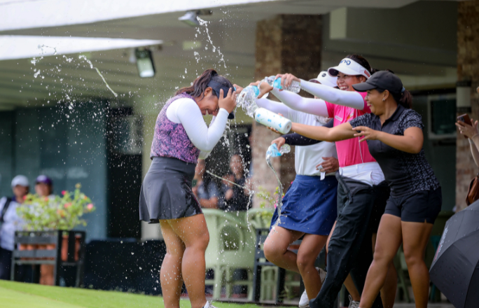 Bisera shines in wild, stormy finish, edges Superal, Kim by 1