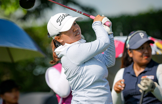 Late birdie surge lifts Constantino to joint Pradera lead with Bisera
