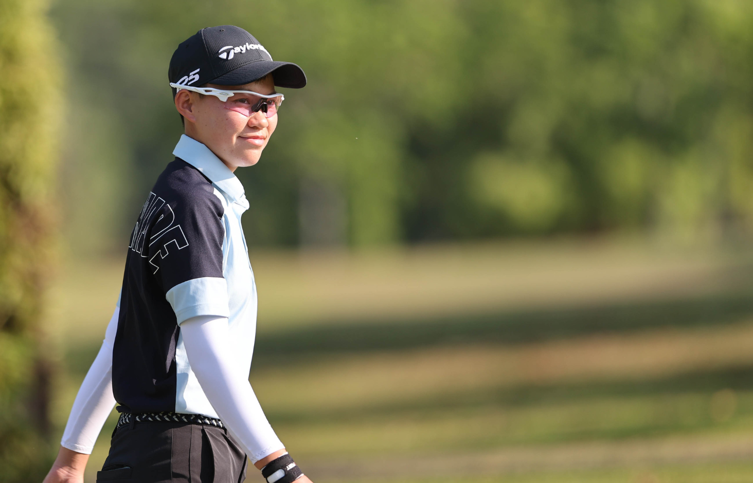 Chen bucks tough greens, heat to lead with 68 Chen bucks tough greens, heat to lead with 68