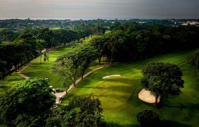Apo Golf & Country Club